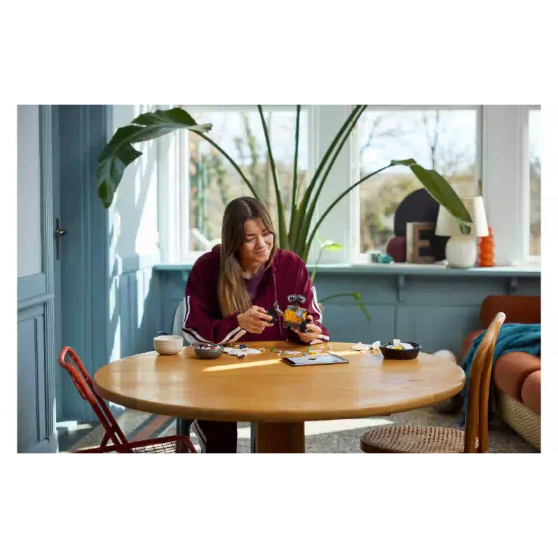 Constructor LEGO Disney Pixar WALL-E and EVE (43279)