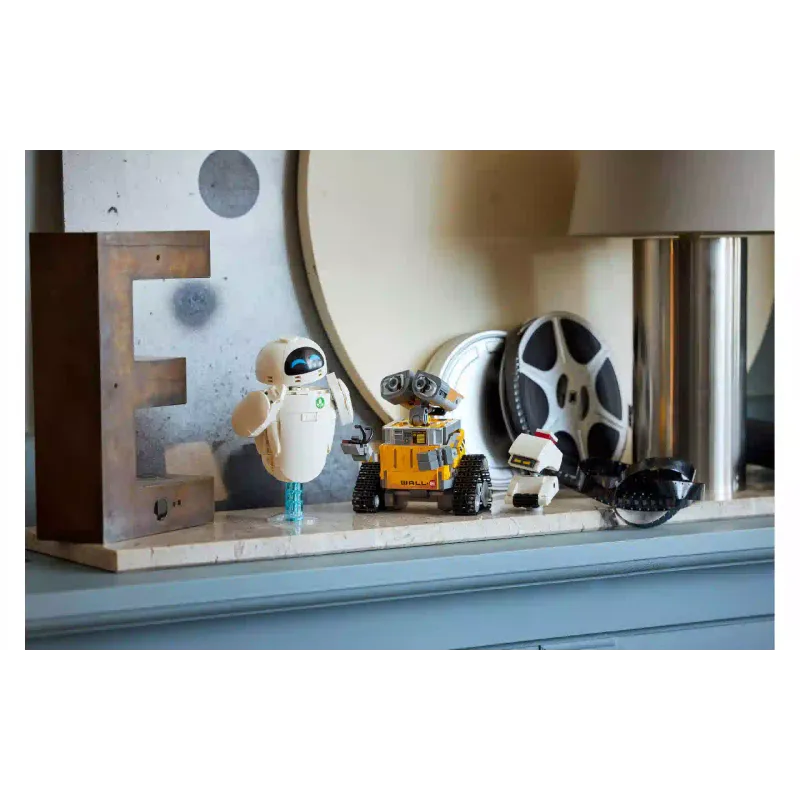 Constructor LEGO Disney Pixar WALL-E and EVE (43279)