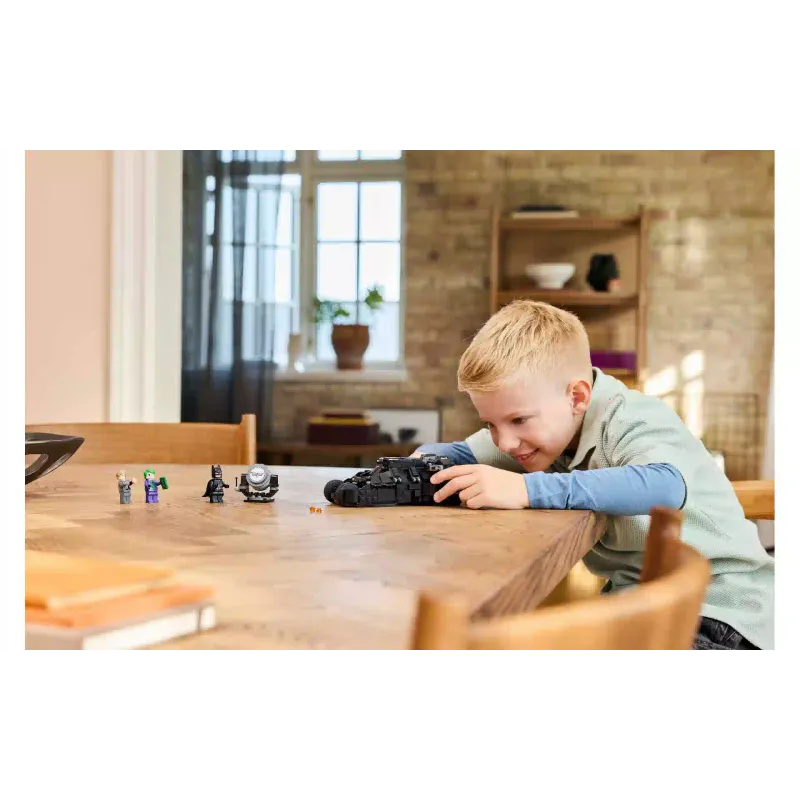 Konstruktor LEGO Super Heroes DC Batman Tumbler vs. Two-Face & The Joker- (76303-)