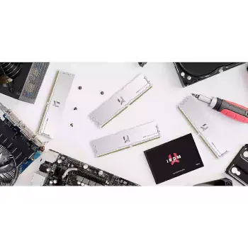 Memoria para PC Goodram (IRP-W3600D4V64L18S/16GDC)