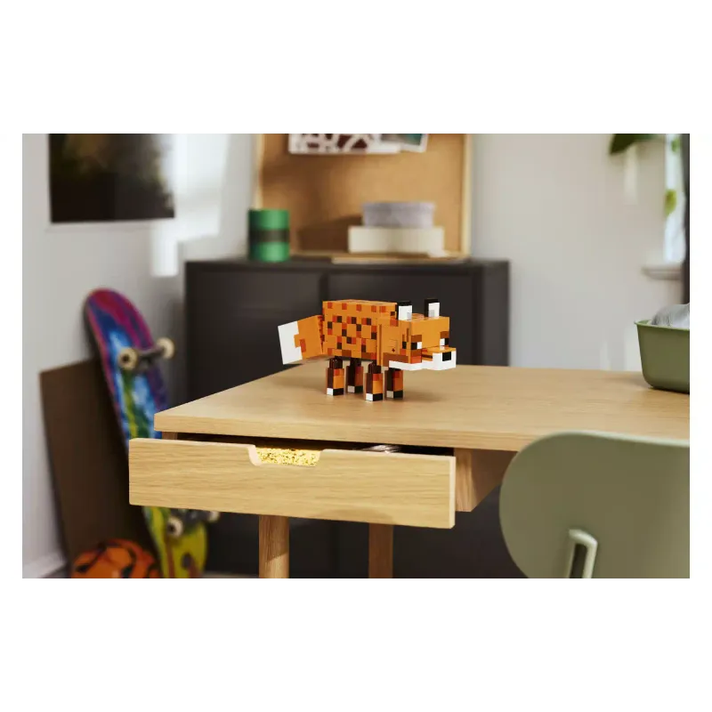 منشئ LEGO (21588)