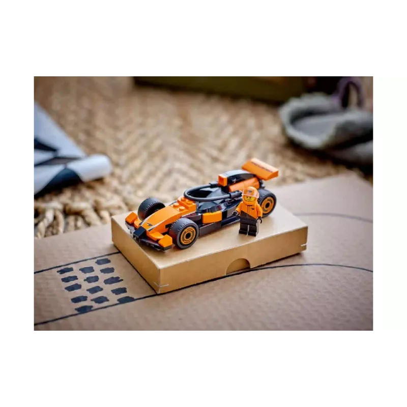 Constructor LEGO City F1 Driver with McLaren Race Car (60442)