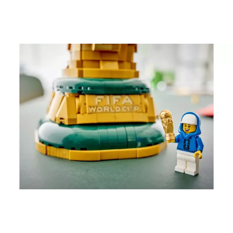 Конструктор LEGO Editions Football Официальйный трофей чемпионата мира по футболу FIFA (43020)