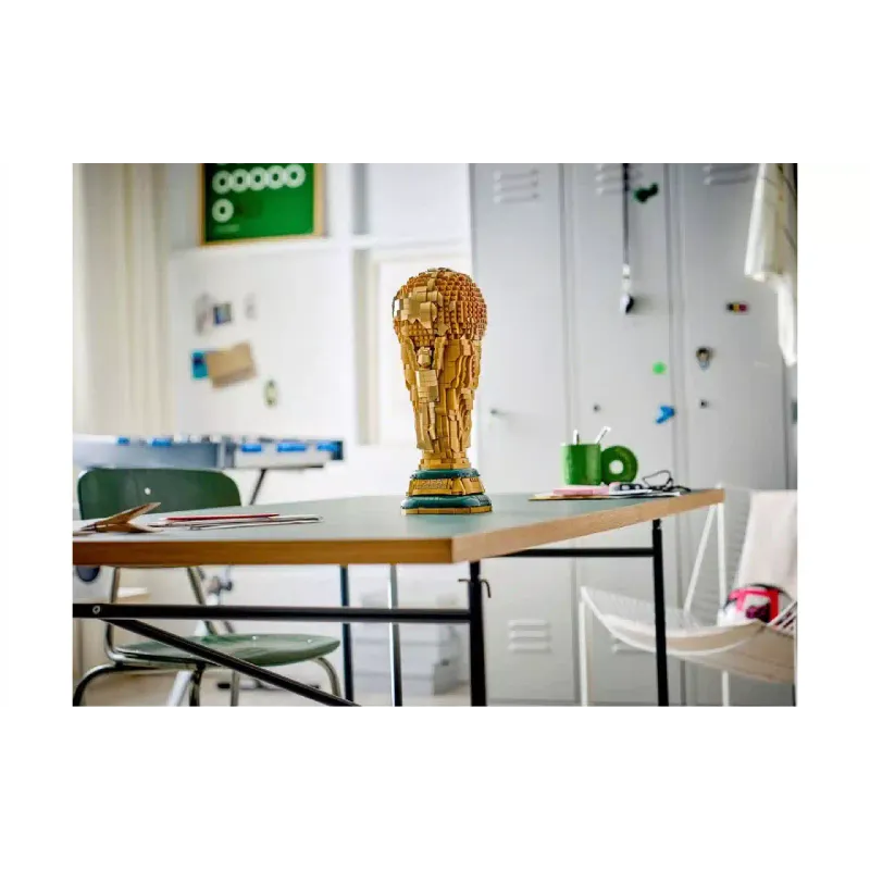 Конструктор LEGO Editions Football Официальйный трофей чемпионата мира по футболу FIFA (43020)