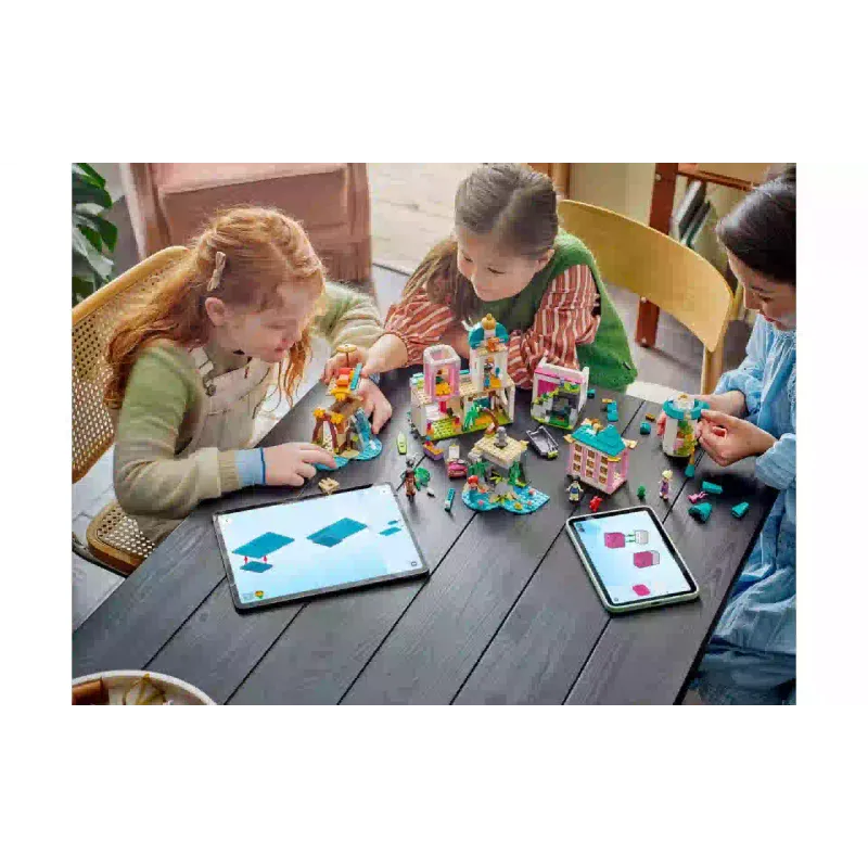 Konstruktőr LEGO Disney Princess Princess Castle & Royal Pets (43267)