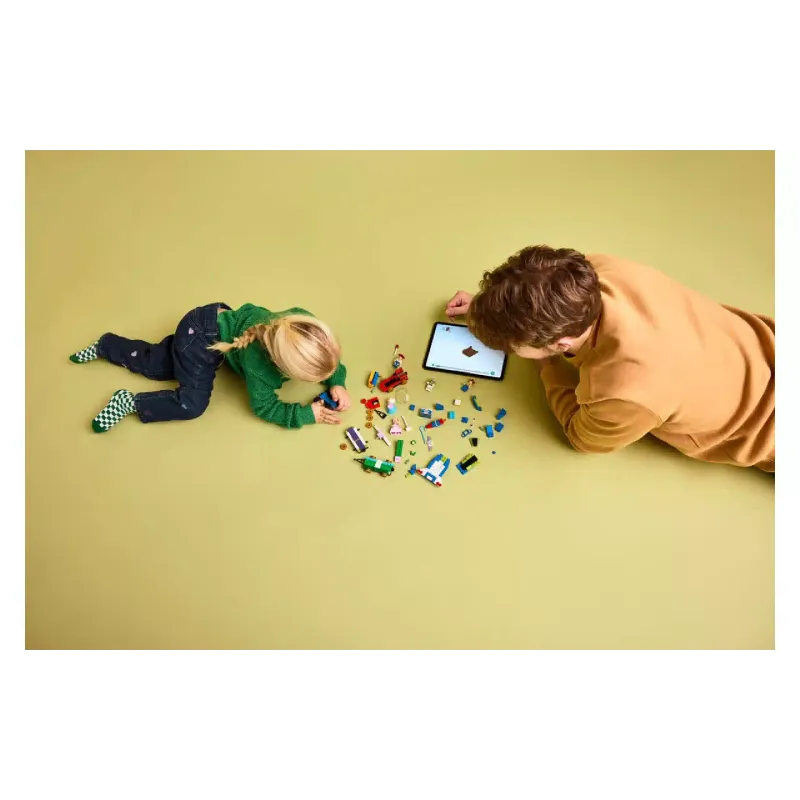 منشئ LEGO Disney Pixar Toy Story Celebration Train & RC Car (43264)