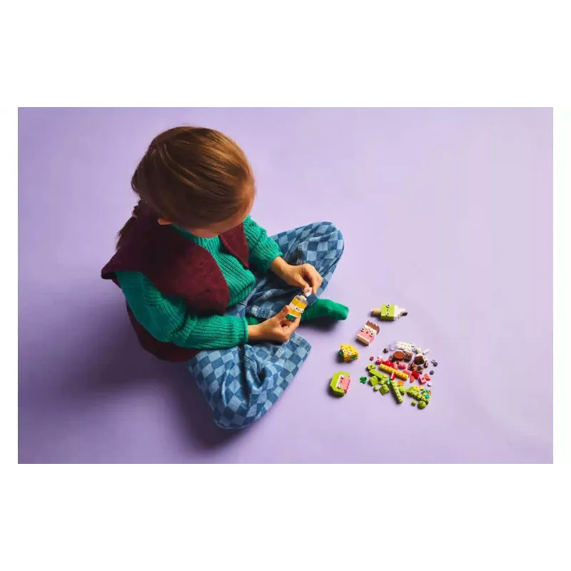 منشئ LEGO Classic Creative Food Friends (11039)