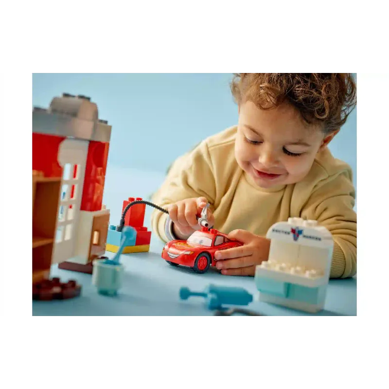 Constructor LEGO Duplo Disney McQueen's Visit to Doc's Garage (10456)