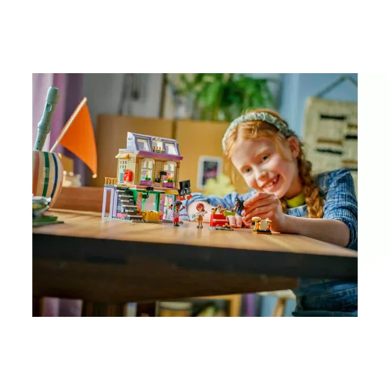 Konstruktor LEGO Friends Music Store & Apartment (42653)