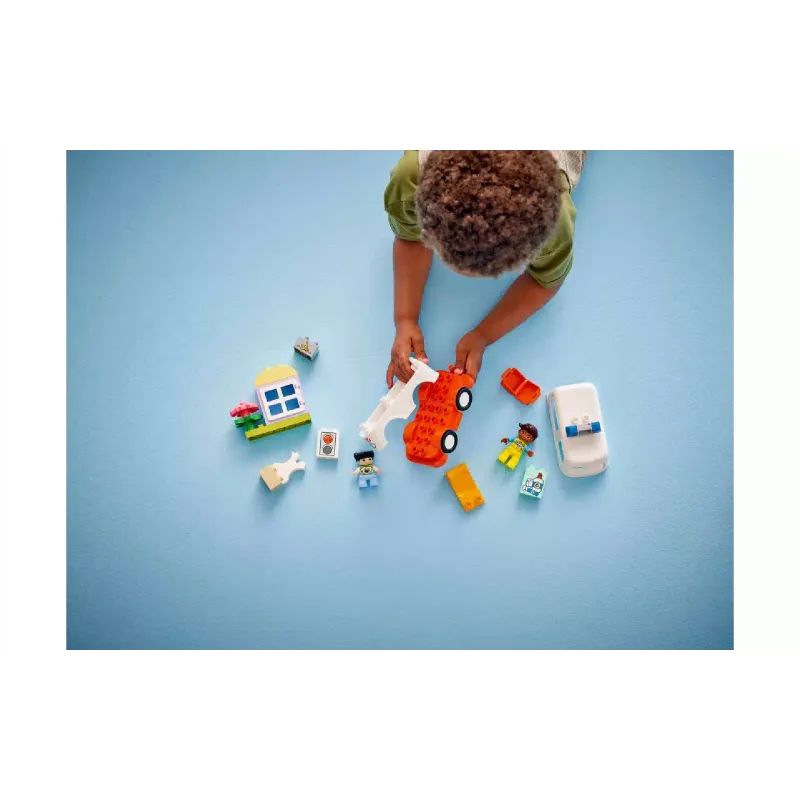Конструктор LEGO Duplo Ambulance & Driver (10447)