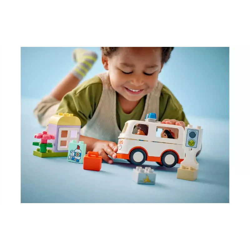 Конструктор LEGO Duplo Ambulance & Driver (10447)