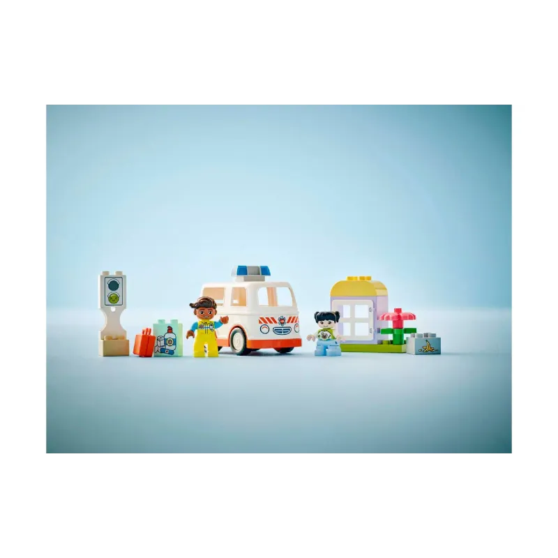 Конструктор LEGO Duplo Ambulance & Driver (10447)