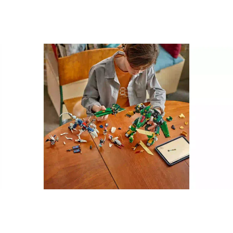 Constructor LEGO NINJAGO Lloyd’s Jet Mech (71845)