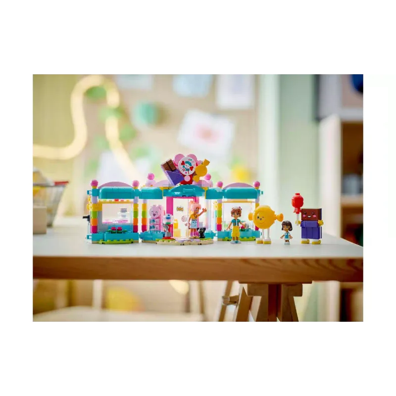 Konstruktor LEGO Friends Heartlake City Candy Store (42649)