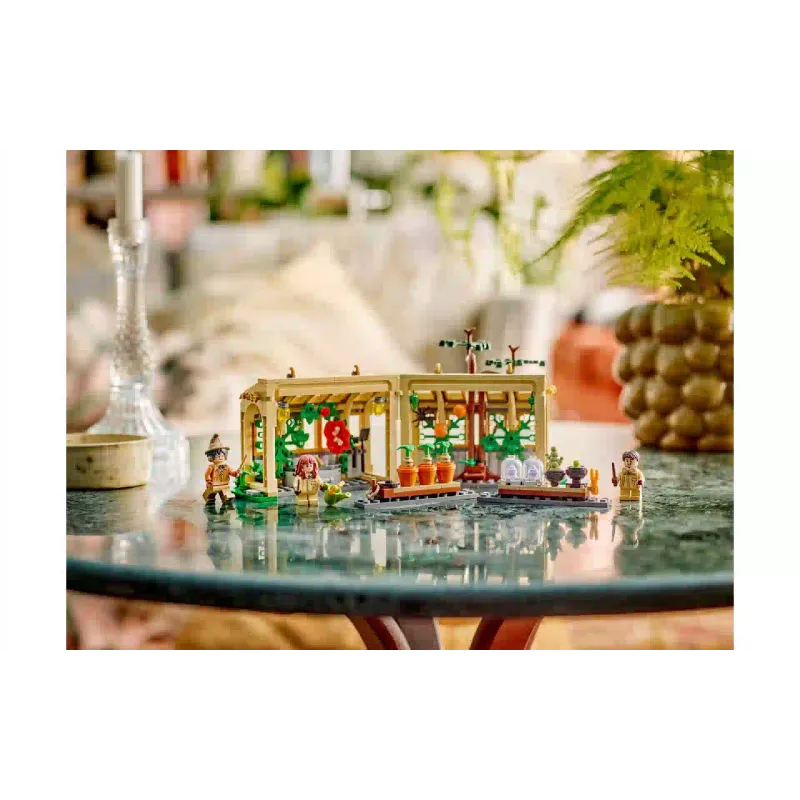 Konstruktőr LEGO Harry Potter Hogwarts Castle Herbology Class (76445)