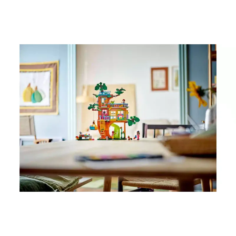 Constructor LEGO Friends Friendship Tree House Hangout (42652)