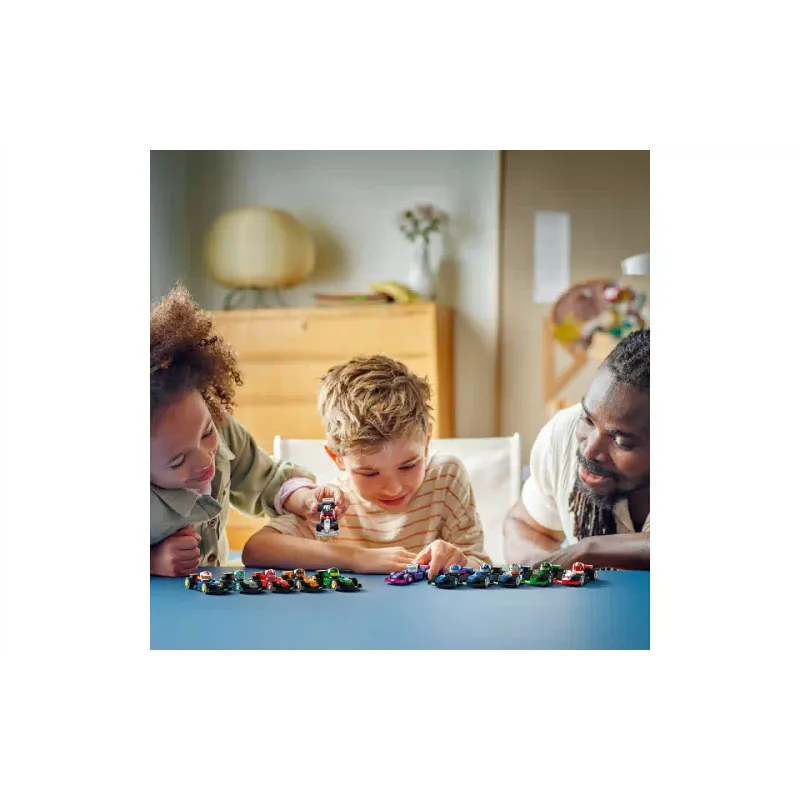 Конструктор LEGO Collectible Minifigures F1 Collectible Race Car - Random Box (71049)