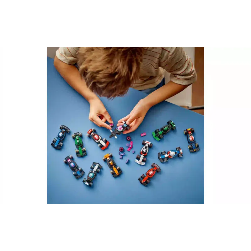 Конструктор LEGO Collectible Minifigures F1 Collectible Race Car - Random Box (71049)