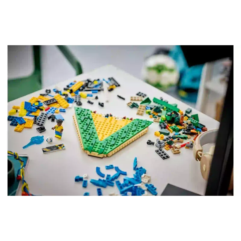 Конструктор LEGO Editions Football Винисиус Жуниор - лучшие моменты футбольных матчей (43027)