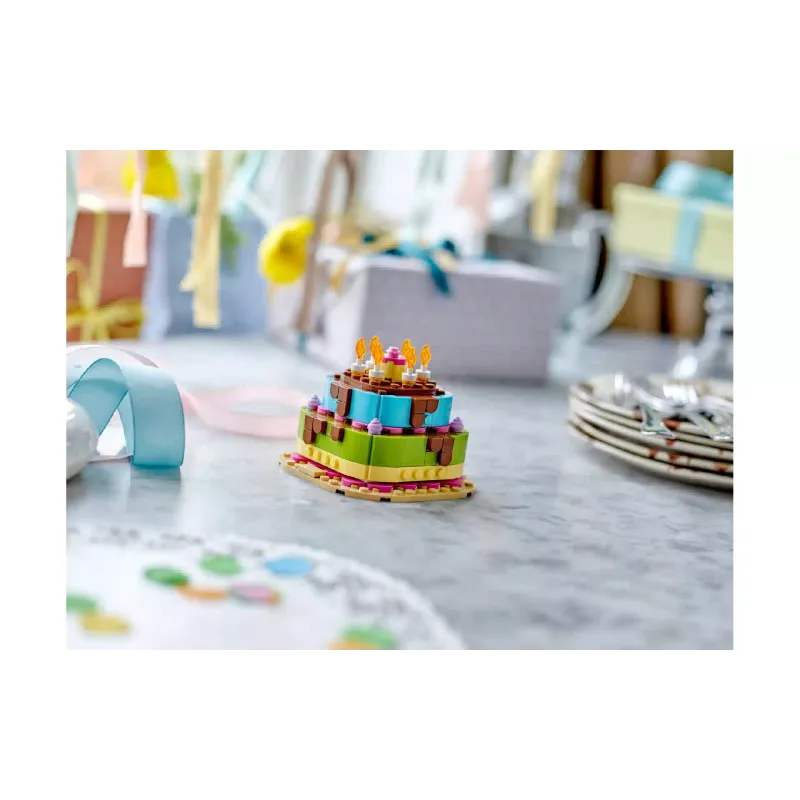 منشئ LEGO Birthday Party Cake (40815)