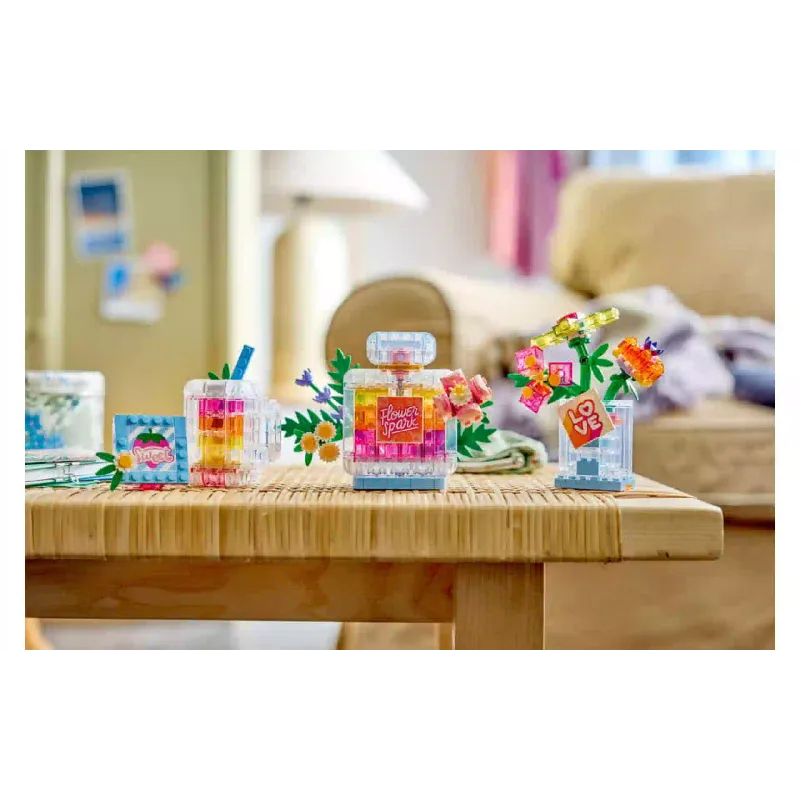 منشئ LEGO (31383)