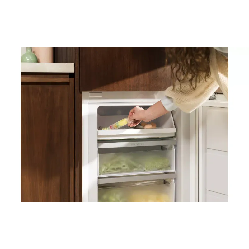 Geladeira embutida Electrolux, White (LNA6LE18S)