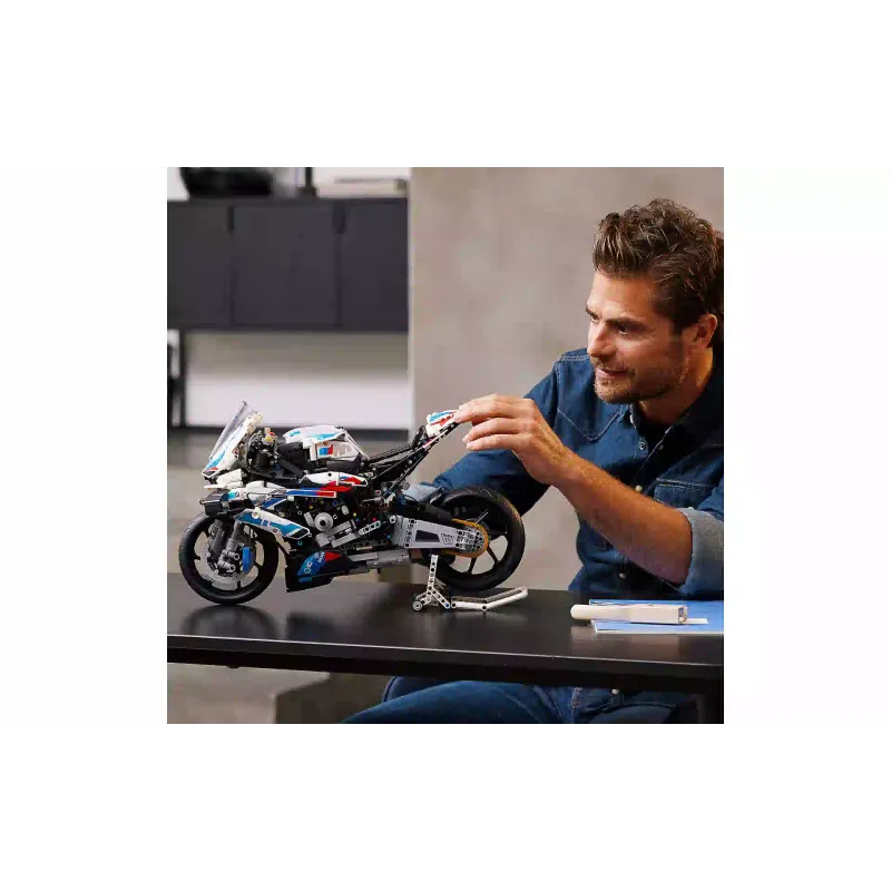 Κατασκευαστής LEGO Technic BMW Motorrad M 1000 RR (42130)
