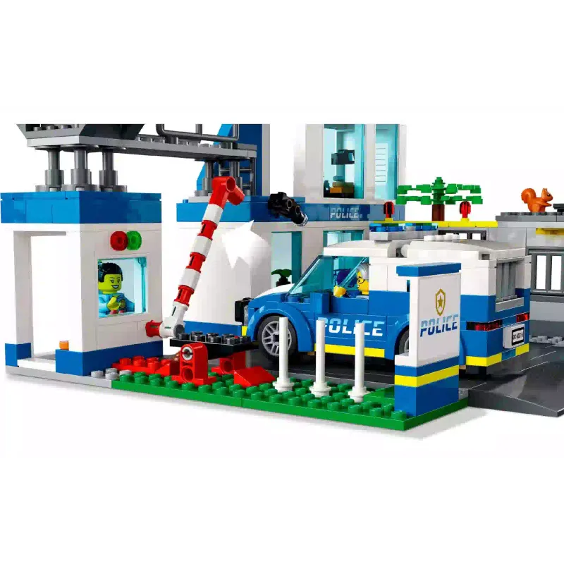 Konstruktor LEGO City Police Police Station (60316)