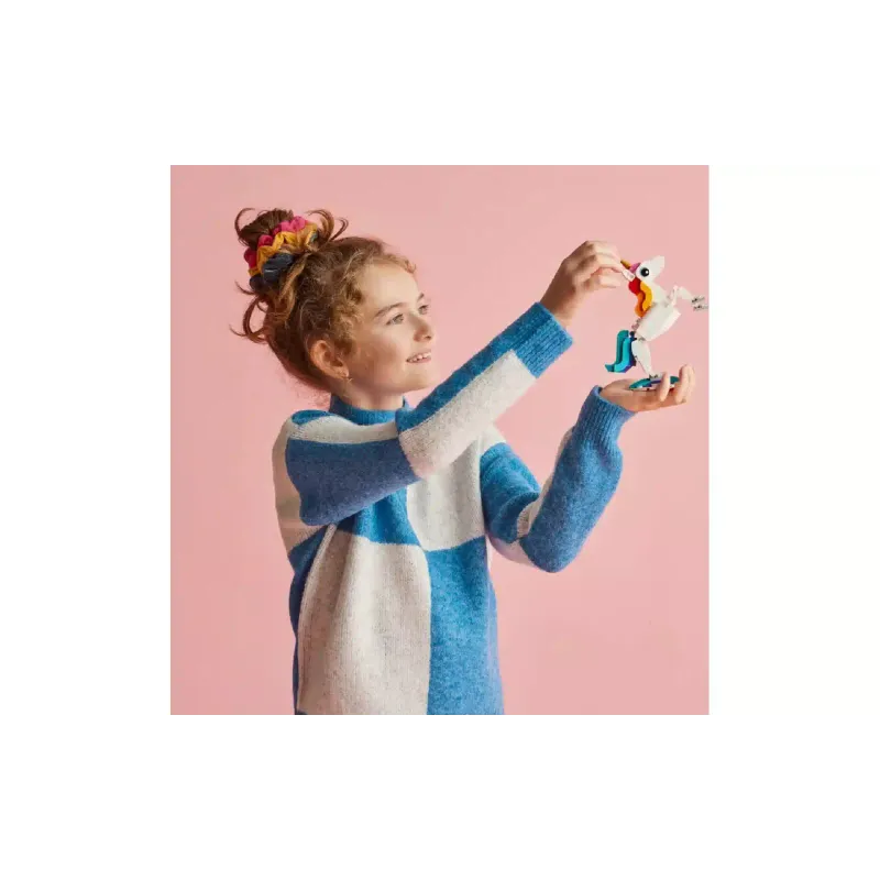 Konstruktőr LEGO Creator 3-in-1 Magical Unicorn (31140)