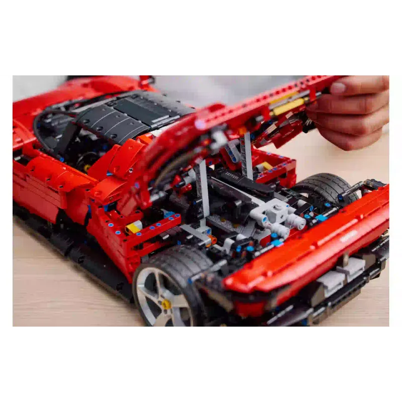Конструктор LEGO Technic Ferrari Daytona SP3 (42143)