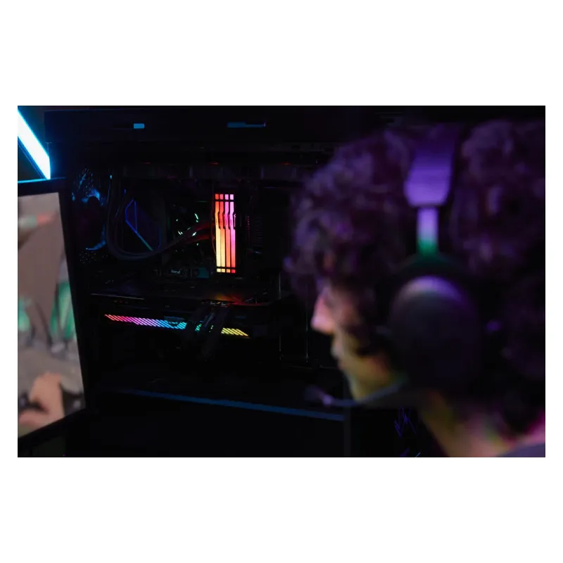 Memória PC-hez Kingston (KF556C40BB-8)