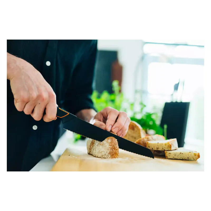 cuchillo de pan Fiskars Edge, Black (1003093)