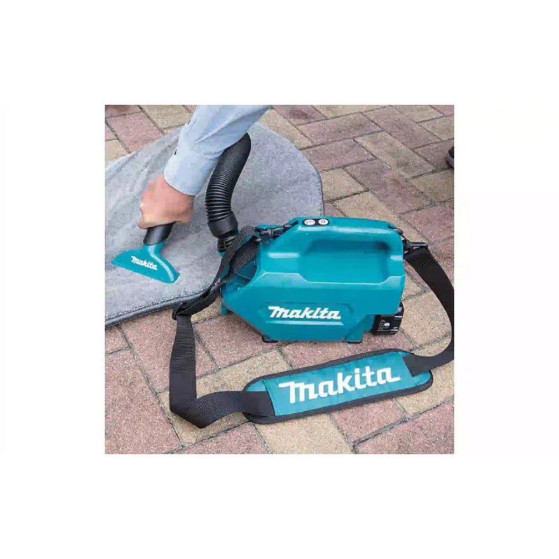 Sesalnik Makita (CL121DZ)
