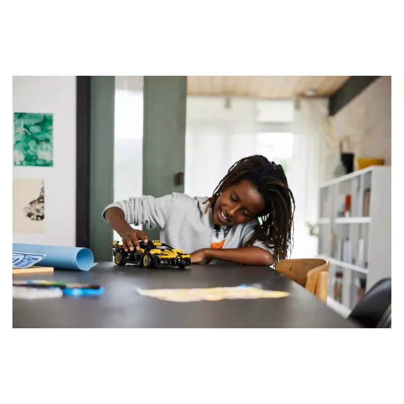 Конструктор LEGO Technic Bugatti Bolide (42151)