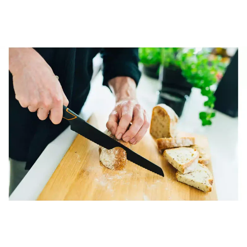cuchillo de pan Fiskars Edge, Black (1003093)