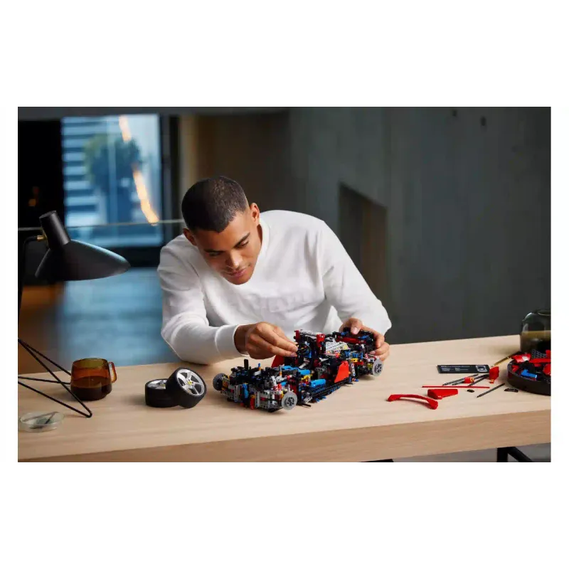 Конструктор LEGO Technic Ferrari Daytona SP3 (42143)