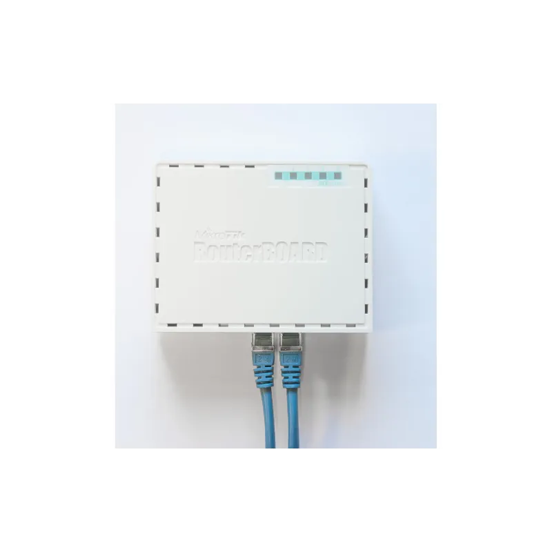 Usmerjevalnik MikroTiK (RB750Gr3)