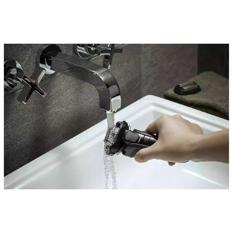 ماكينة حلاقة كهربائية Panasonic, Black (ES-LV9U-K820)