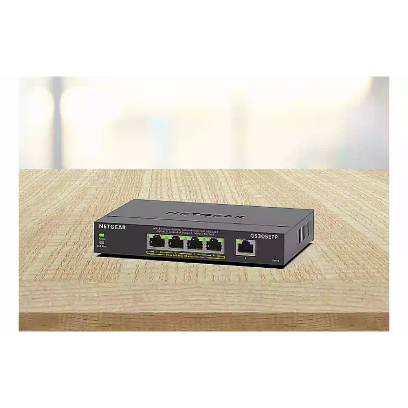 Превключвател Netgear (GS305EPP-100PES)