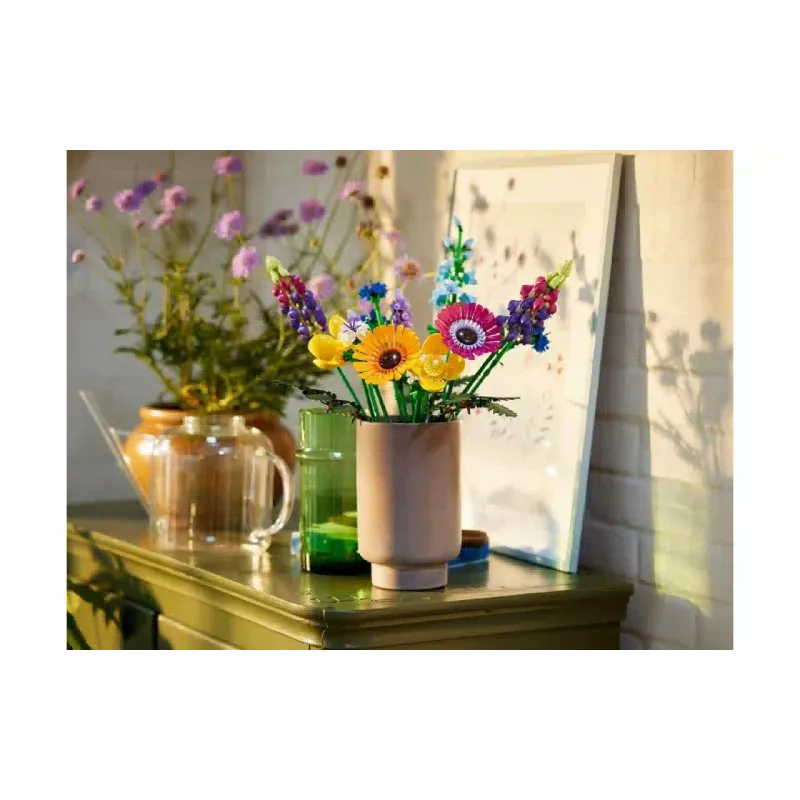 Konstruktor LEGO Icons Wildflower Bouquet (10313)