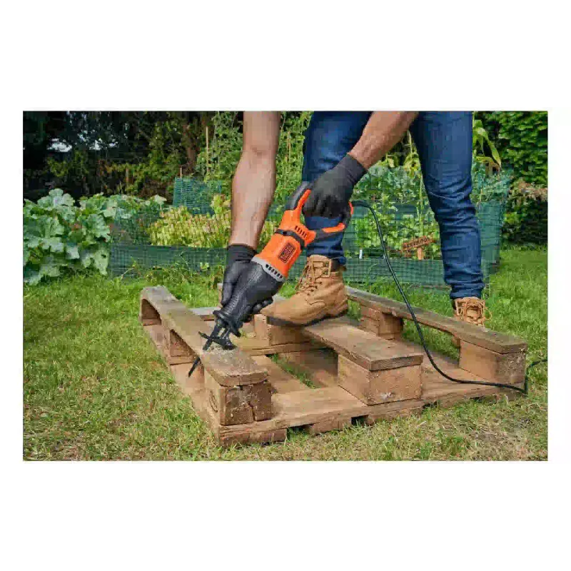 منشار ترددي Black+Decker, Black (BES301)