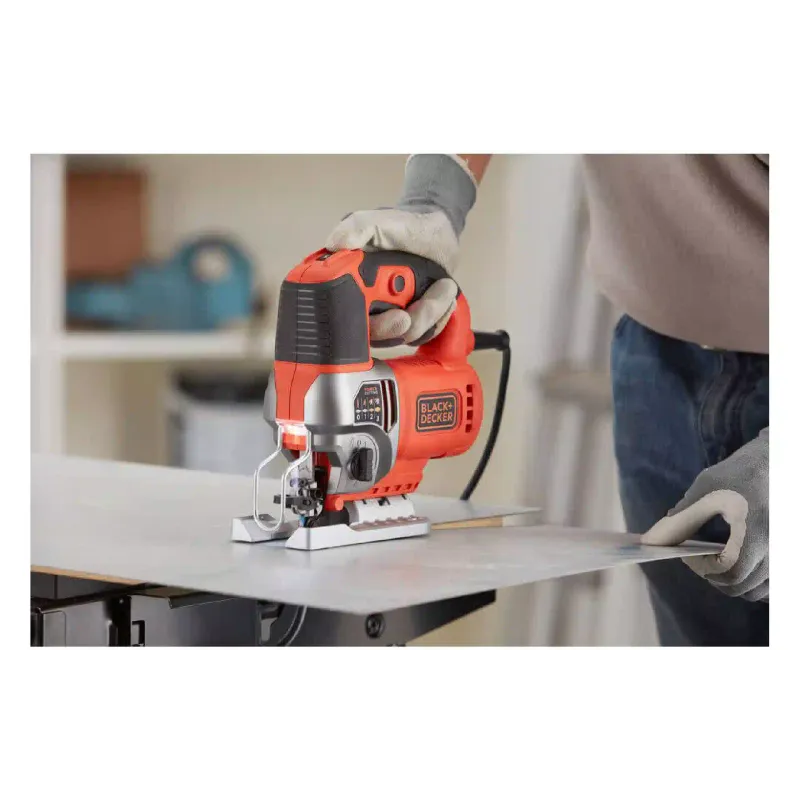 Пила лобзикова Black+Decker, Black (BES610)