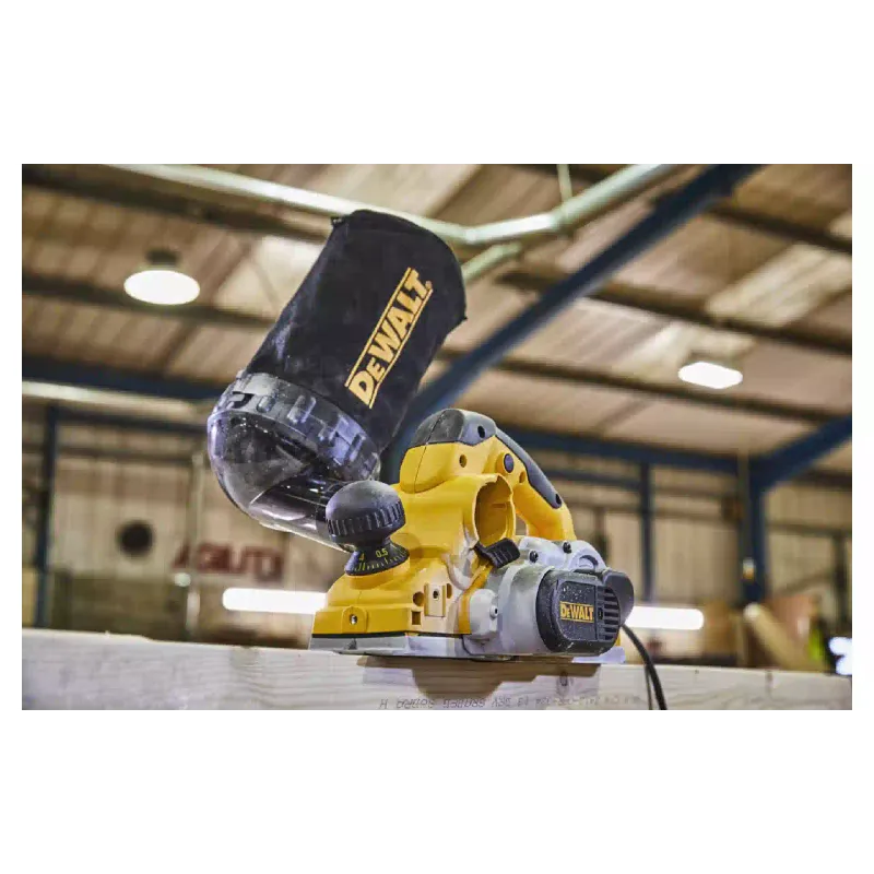 Plane DeWALT (D26500)