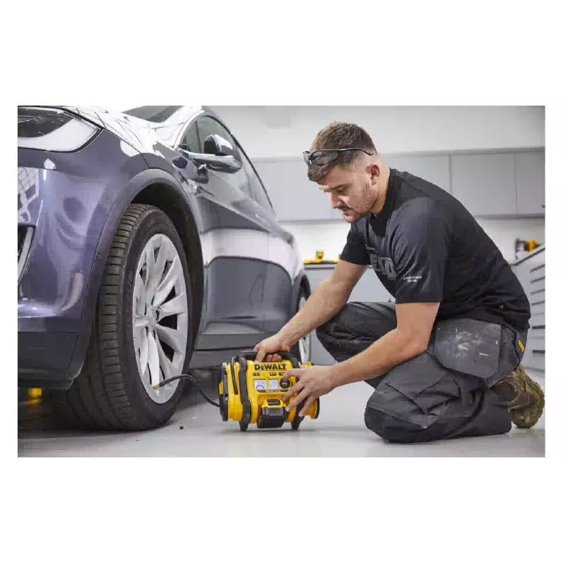 Légkompresszor DeWALT (DCC018N)