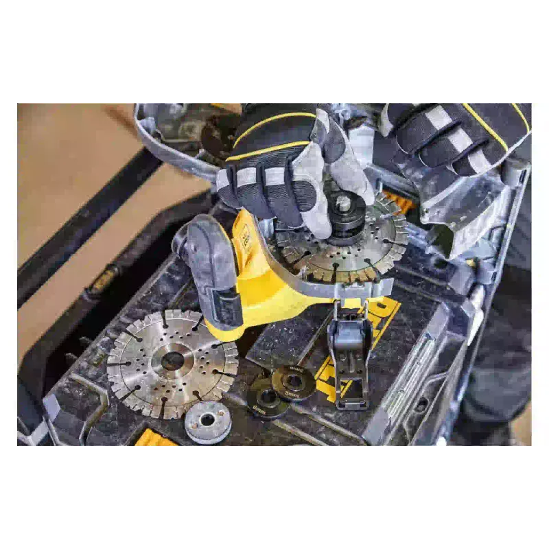 Штроборіз DeWALT (DCG200NT)