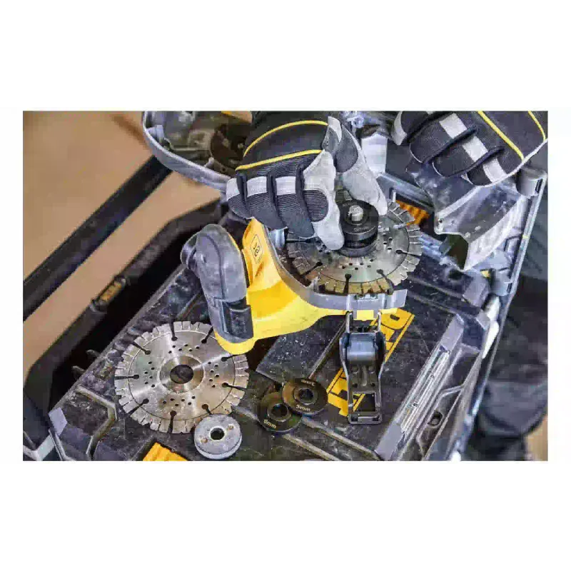 Штроборіз DeWALT (DCG200T2)