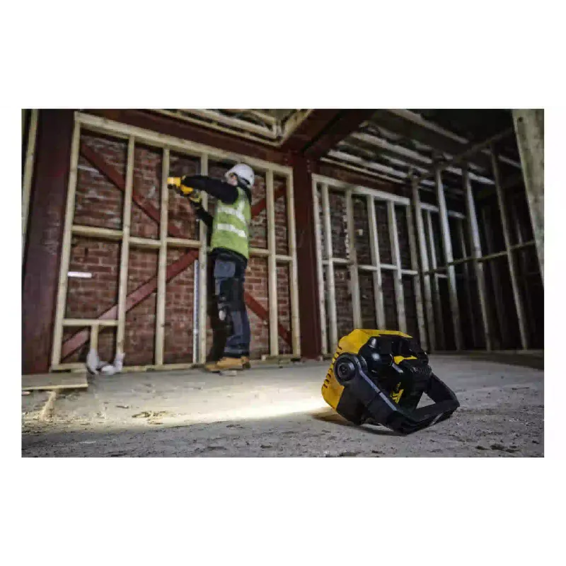 مصباح يدوي DeWALT (DCL077)