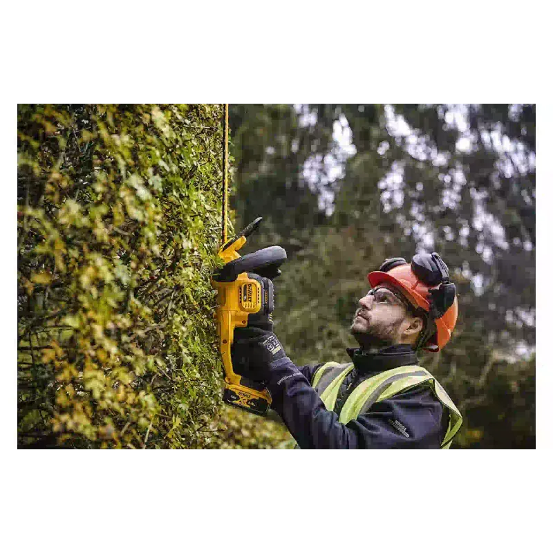 Hedge trimmer DeWALT (DCMHT563P1)