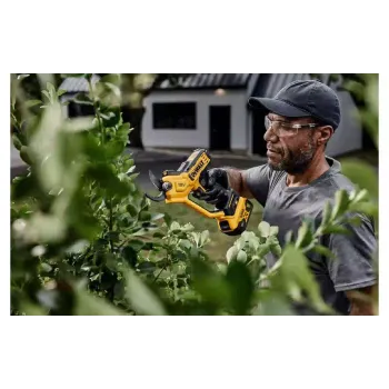 Секатор DeWALT (DCMPP568P1)