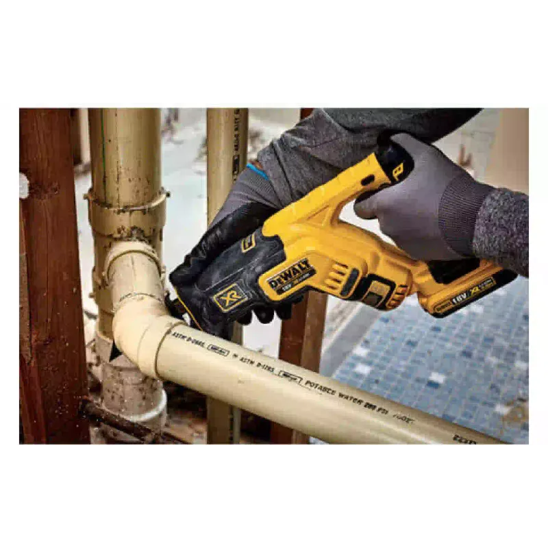 Sabljasta žaga DeWALT (DCS367N)